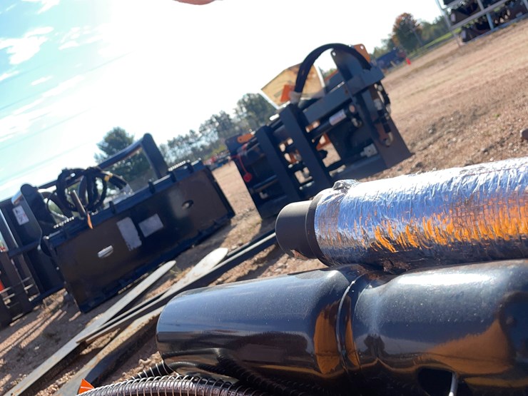 #4093-•-wolverine-hydraulic-breaker-attachment-image-23