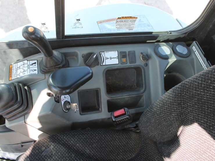 2016-bobcat-e32i-image-53