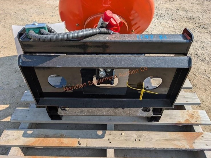 ir-mini-skid-steer-hyd-mixer-image-2