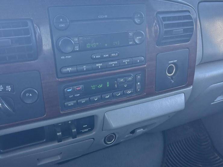 2006-ford-f350-sd-lariat-image-13