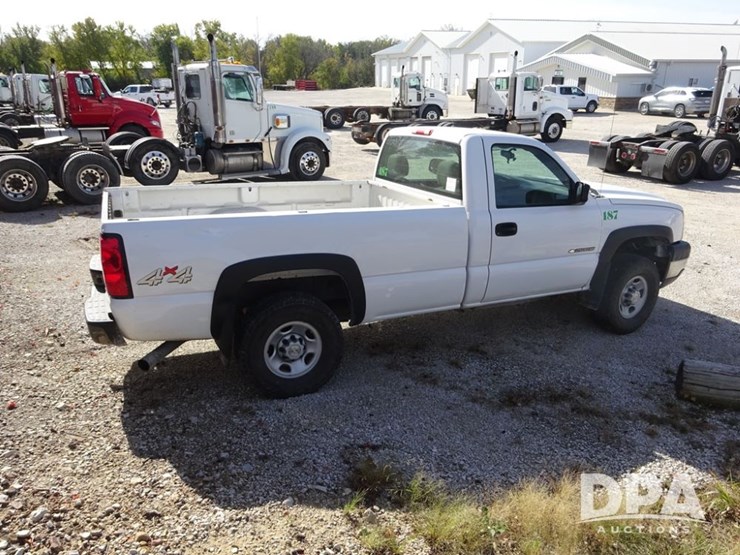 2006-chevrolet-2500hd-image-14