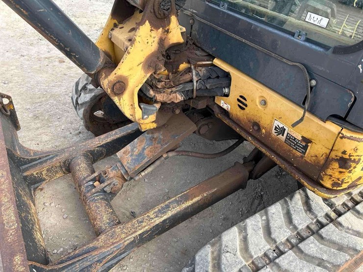 2013-deere-35d-image-20