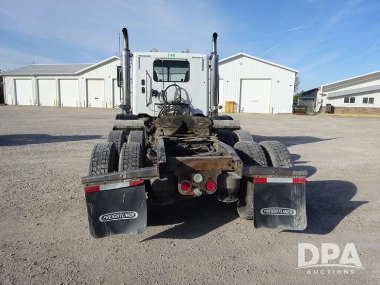 2016-freightliner-coronado-day-cab-glider-truck-(pz13983,-unit-716)-image-27