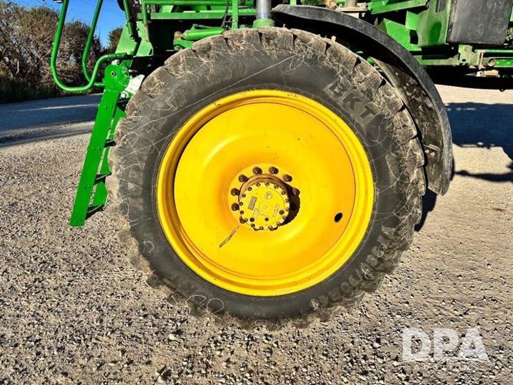 2013-john-deere-4830-image-45