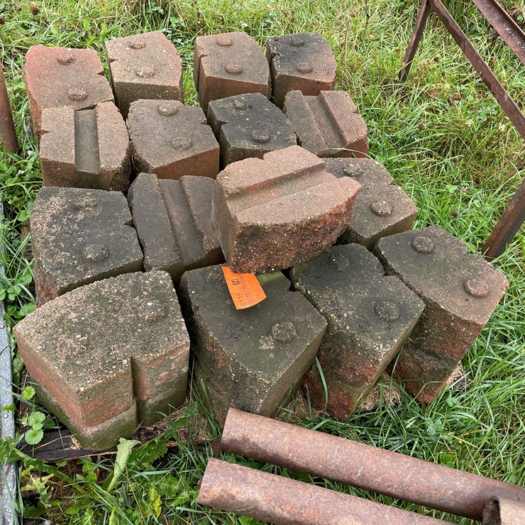 #8118 • Landscaping Bricks