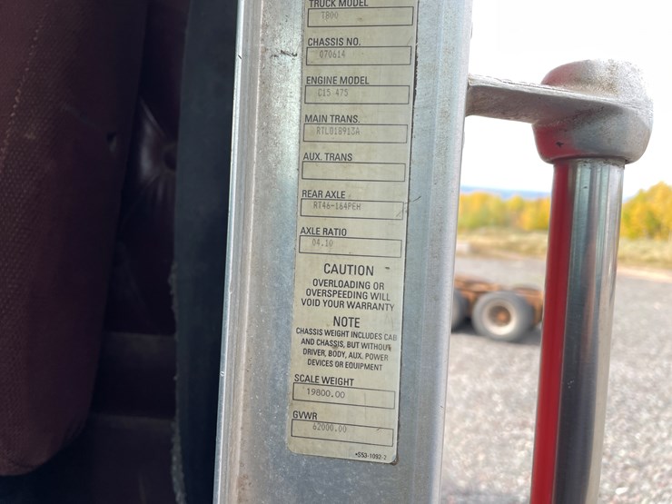 #1001-•-2004-kenworth-semi-tractor-(has-mi-title)-image-60