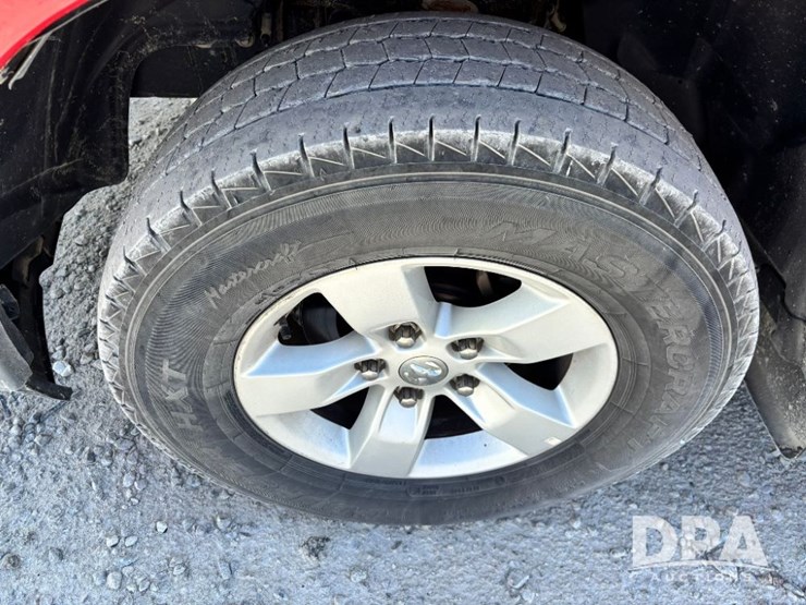 2017-ram-1500-slt-image-19