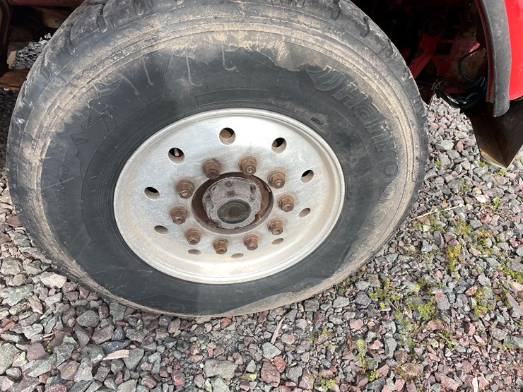 #1001-•-2004-kenworth-semi-tractor-(has-mi-title)-image-49