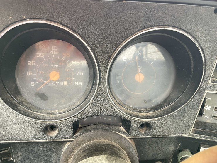 #8043-•-1981-chevy-custom-deluxe-30-truck-(has-wi-title)-image-40