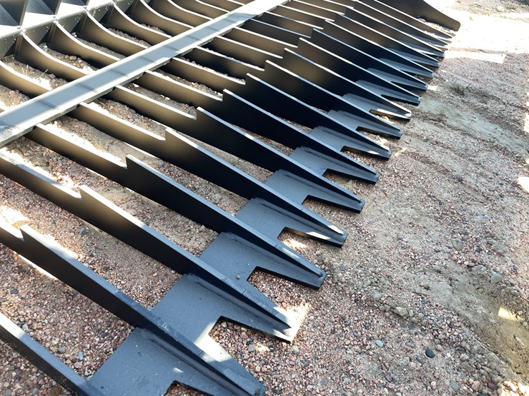 #4111-•-72"-rock-bucket-attachment-image-3