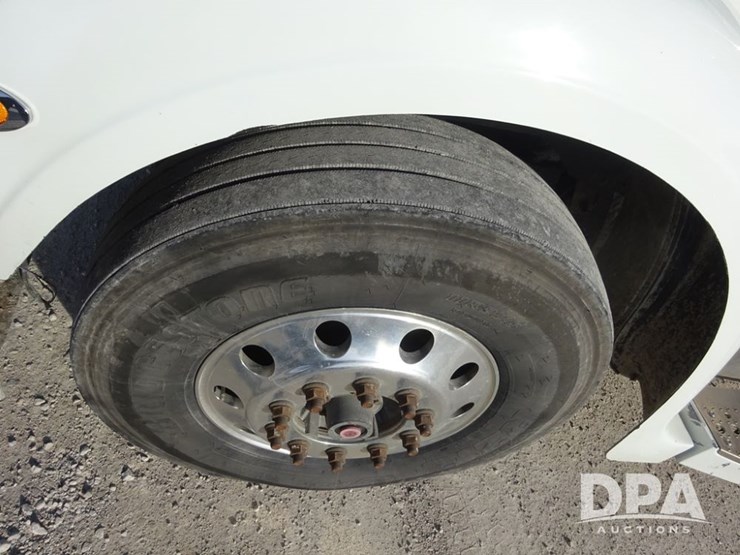 2016-freightliner-coronado-day-cab-glider-truck-(pz13983,-unit-716)-image-41