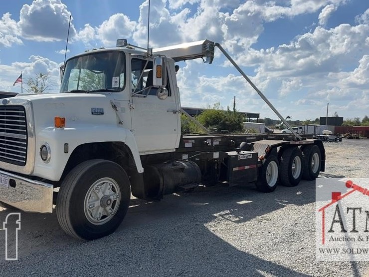 1985-ford-lnt9000-image-1