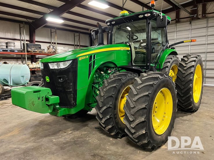 2017-john-deere-8320r-image-1