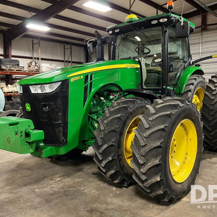 2017 JOHN DEERE 8320R