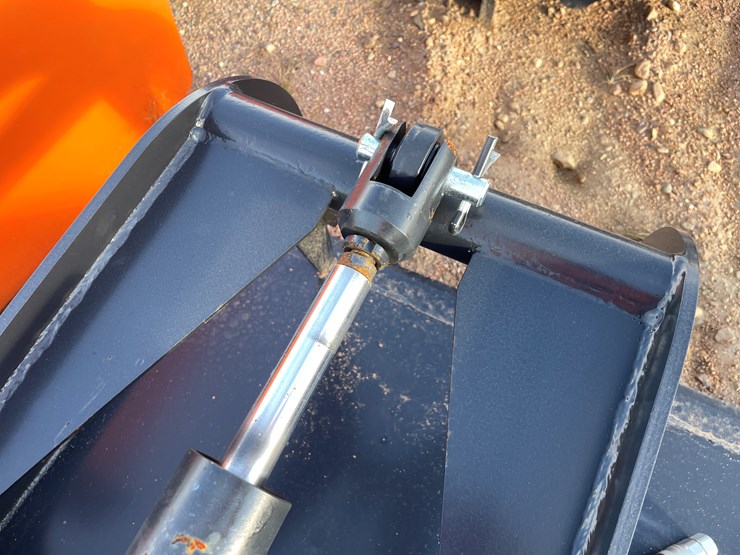 #4050-•-84"-smooth-faced-grapple-bucket-attachment-image-7