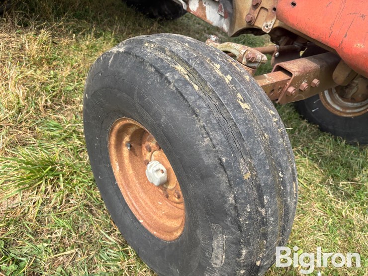 1977-massey-ferguson-1135-image-17