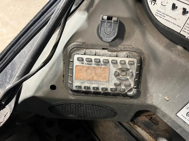 bobcat-t630-image-30