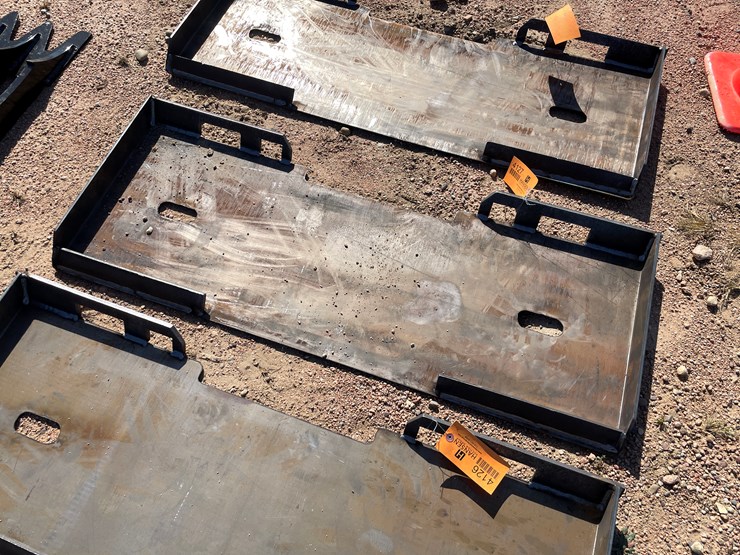 #4127-•-universal-adaptor-plate-image-1