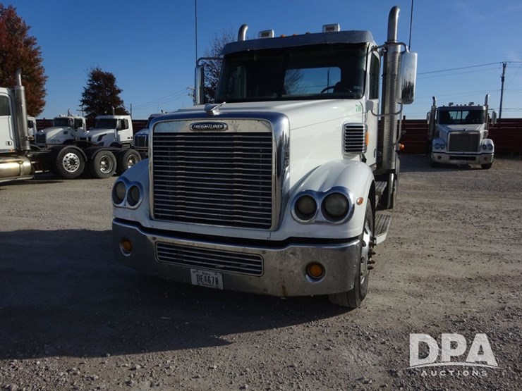 2016-freightliner-coronado-day-cab-glider-truck-(pz13983,-unit-716)-image-4