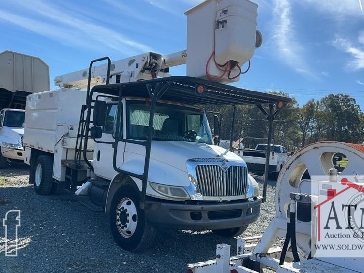 2005-international-durastar-4300-image-2