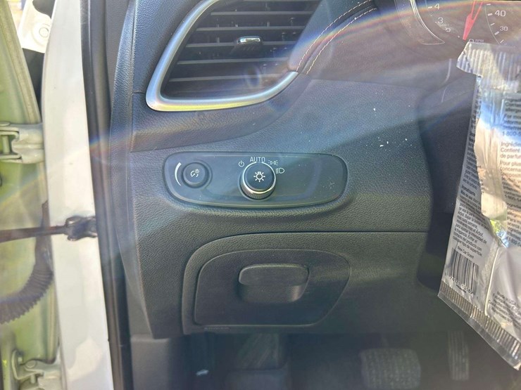 2017-chevrolet-trax-ls-suv-image-14