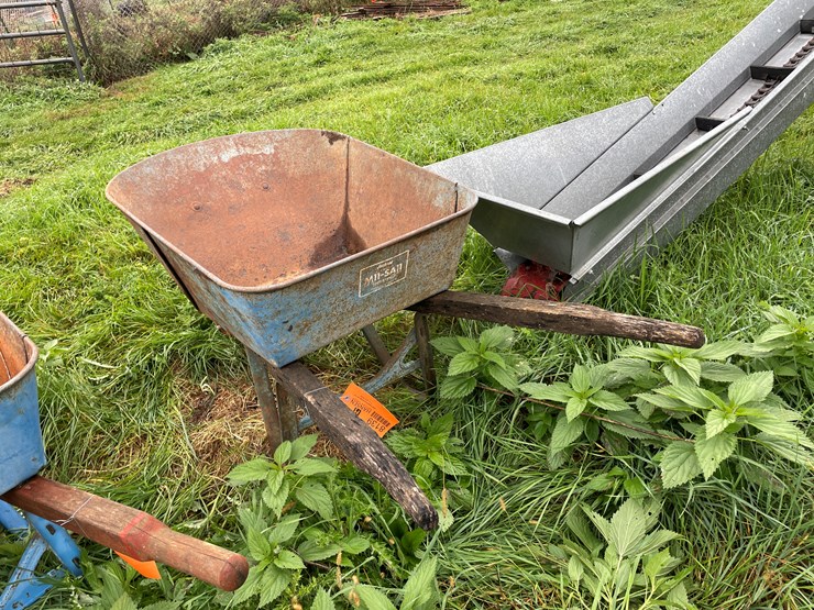 #8139-•-wheelbarrow-image-3