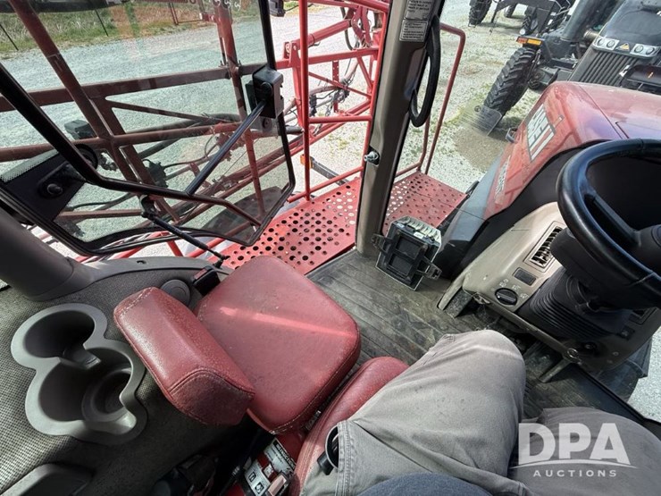 2020-case-ih-trident-5550-image-63