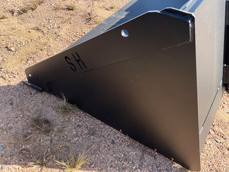 #4106-•-72"-bucket-attachment-image-3