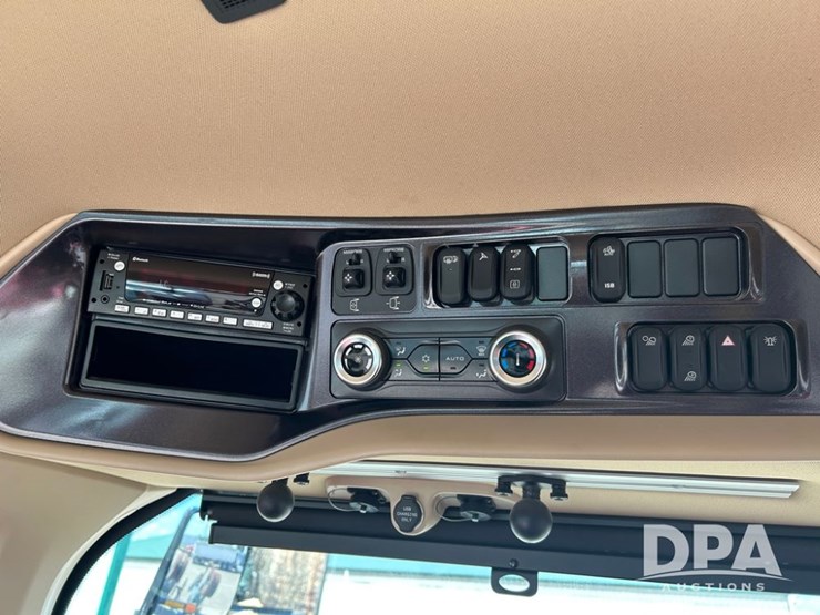 2024-case-ih-magnum-340-image-28