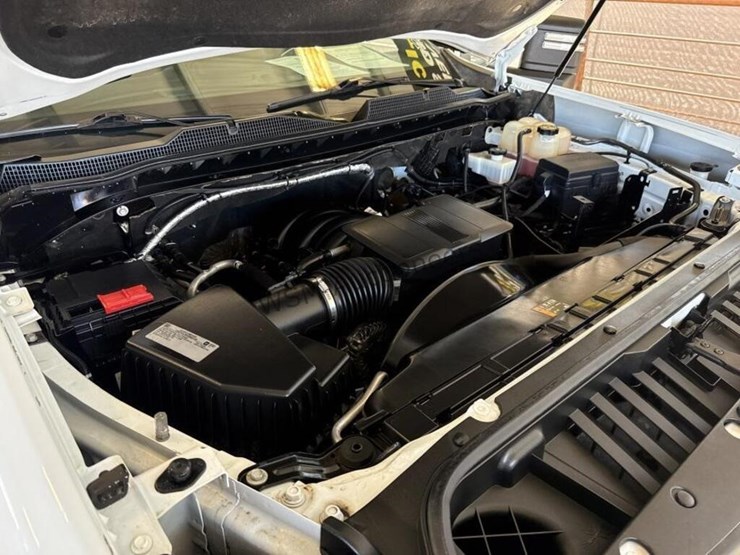 2021-chevrolet-silverado-2500hd-image-12