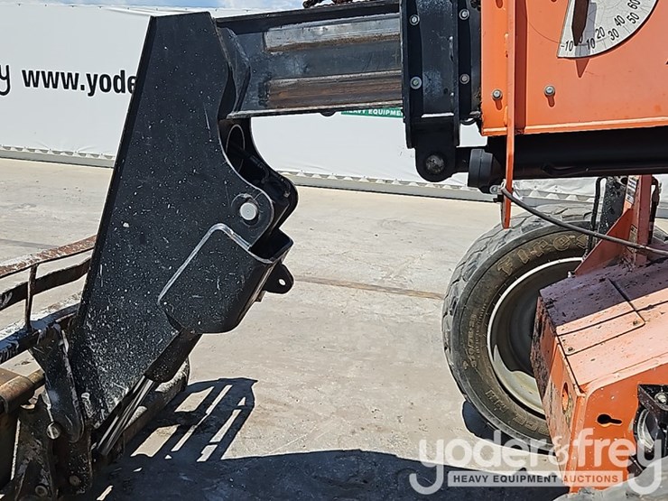 2018-sky-trak-6042-image-14