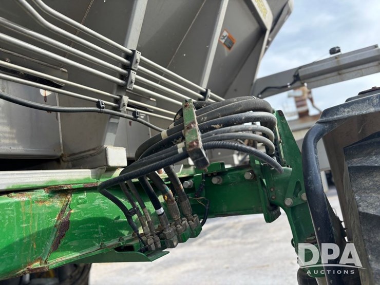 2019-john-deere-r4038-image-52