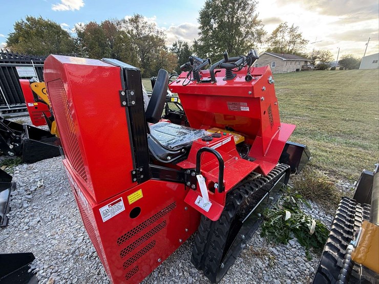 agt-sda-140t-mini-track-loader-image-4