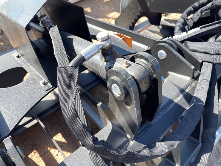 #4112-•-72"-rock-grapple-bucket-attachment-image-16