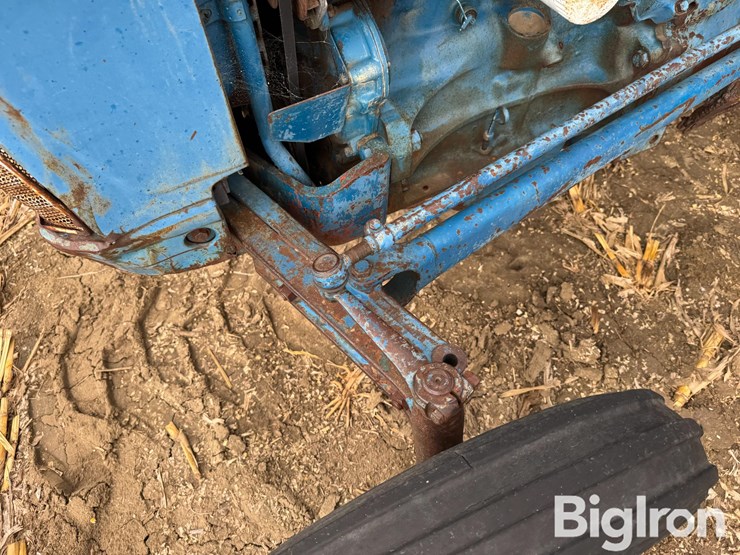 1966-ford-3000-image-9