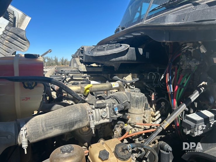 2012-freightliner-cascadia-truck-(cp1182-unit-517)-image-31