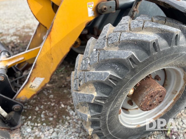 2018-gehl-750-image-14