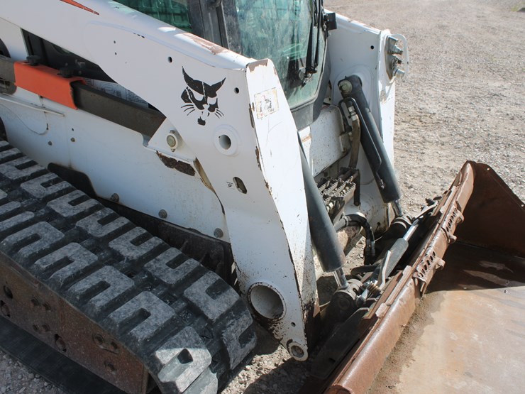 bobcat-t870-image-48