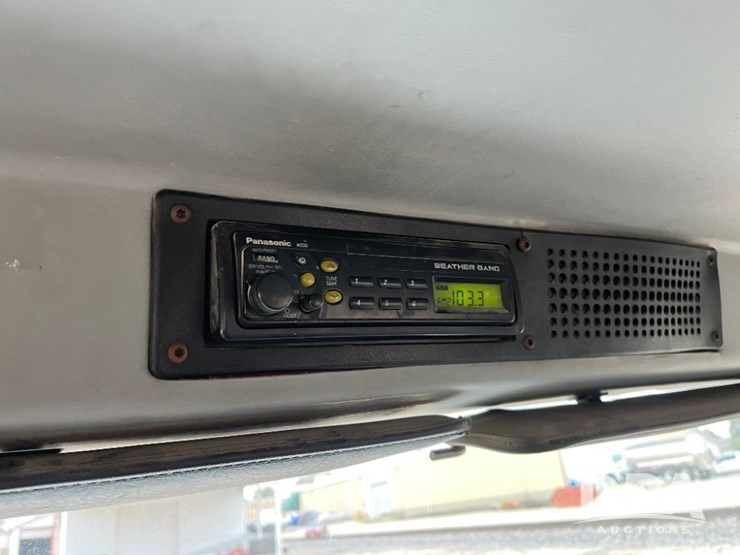 1995-freightliner-fl70-image-60