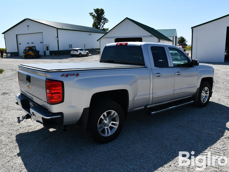 2017-chevrolet-silverado-1500-lt-image-5