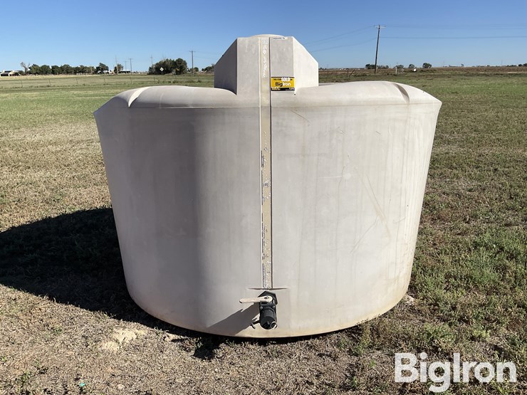 1600-gallon-liquid-fertilizer-poly-tank-image-2