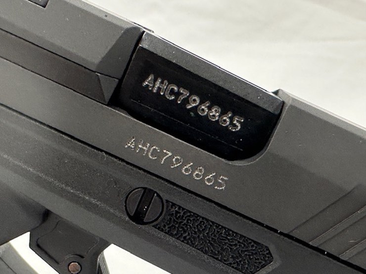 #2025-00059-•-taurus-gx4-pistol-image-23