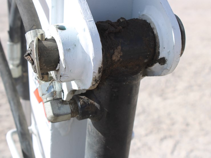 2016-bobcat-e32i-image-16