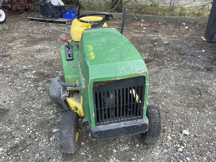 john-deere-130-image-2