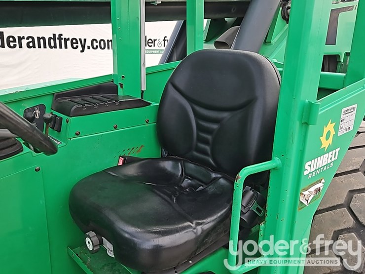 2016-sky-trak-10042-image-25