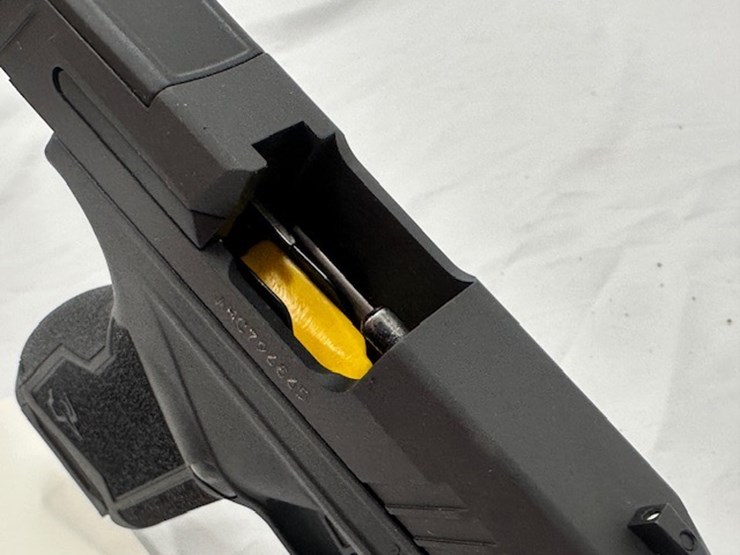 #2025-00059-•-taurus-gx4-pistol-image-34