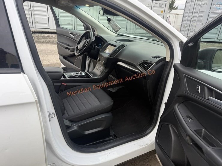 2020-ford-edge-image-25