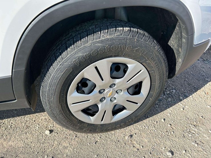 2017-chevrolet-trax-ls-suv-image-22