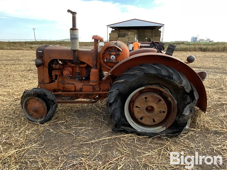 case-la-2wd-tractor-image-8