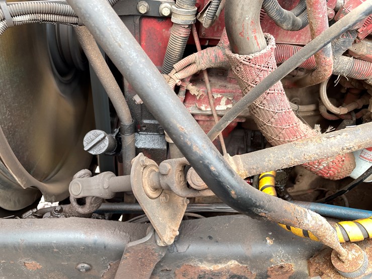 #1000-•-2005-mack-semi-tractor-(has-mi-title)-image-35